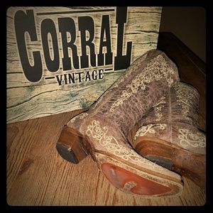 Corral Brown Crater with Bone Embroidery Cowgirl B